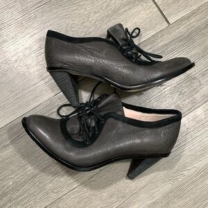 Plenty by Tracy Reese Gray & Black Leather Lace Up Shooties size 38.5= 8-8.5